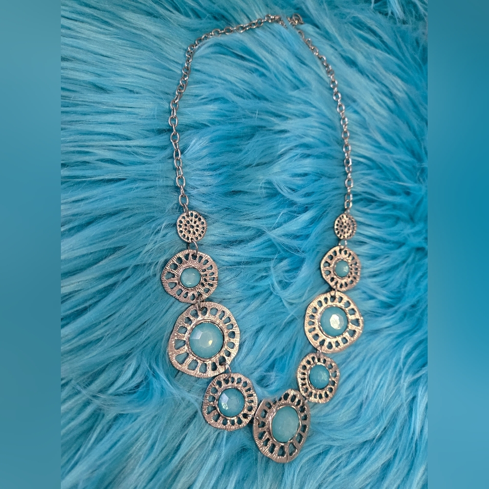 Elegant Silver Colored Necklace with Blue Accents